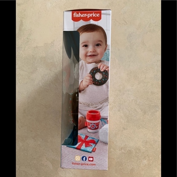 Fisher Price Season’s Greetings Baby Toy Gift Set - Picture 5 of 7
